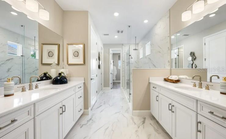 VICTORIA LAKES - Residential