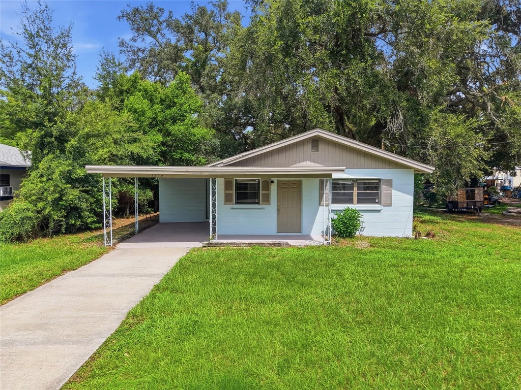 Photo of 1550 36th Street NW, Winter Haven, FL 33881 (MLS # TB8544010)