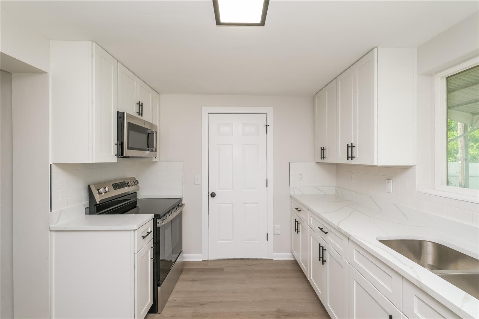 BEACON SQUARE - Residential