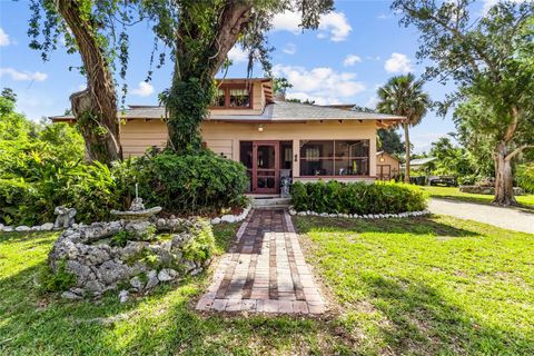 Photo of 117 Tucker Avenue, Sarasota, FL 34232 (MLS # A4692983)