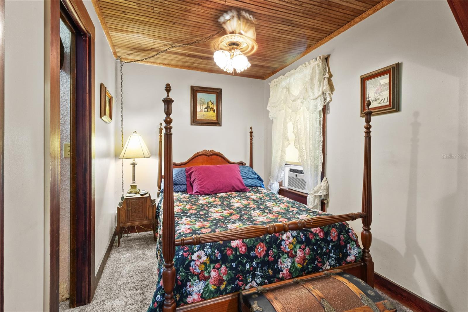 TUCKERS SUB - Residential