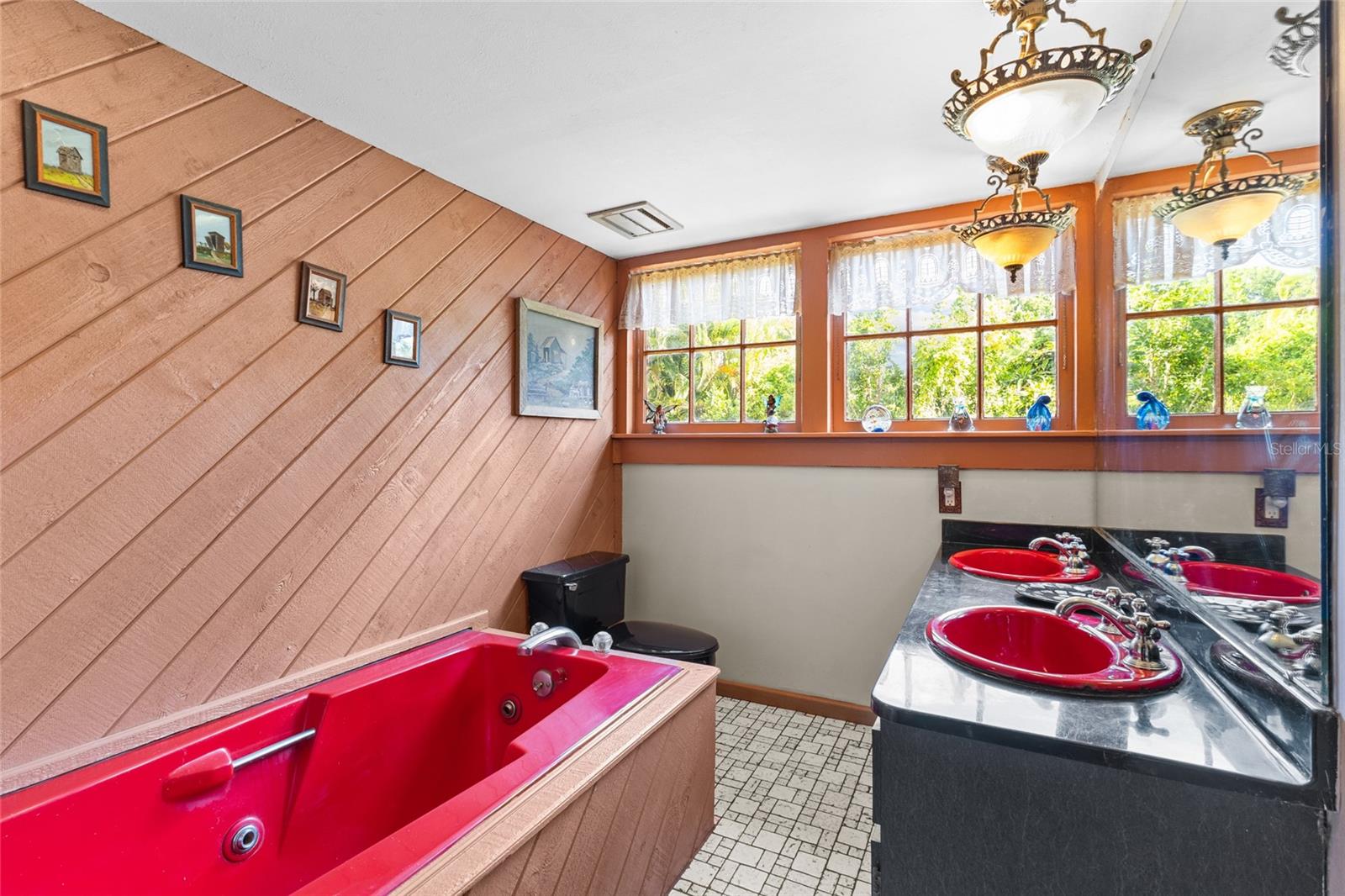 TUCKERS SUB - Residential