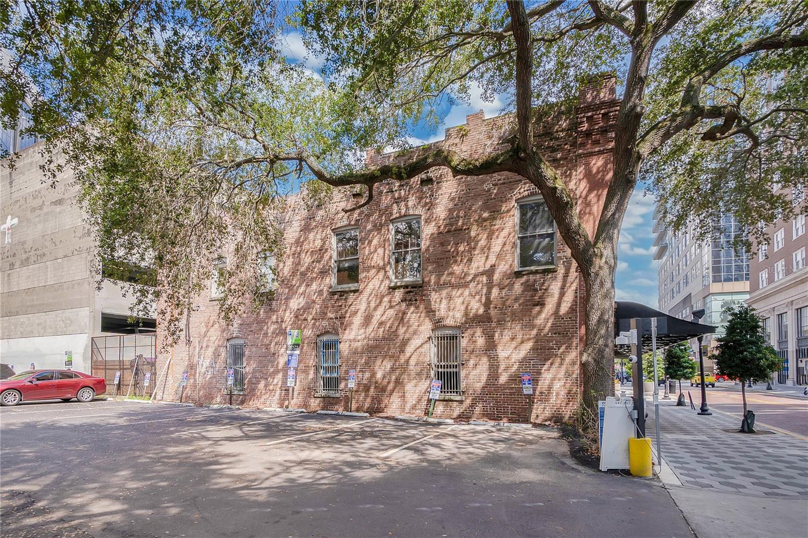 13 W PINE STREET