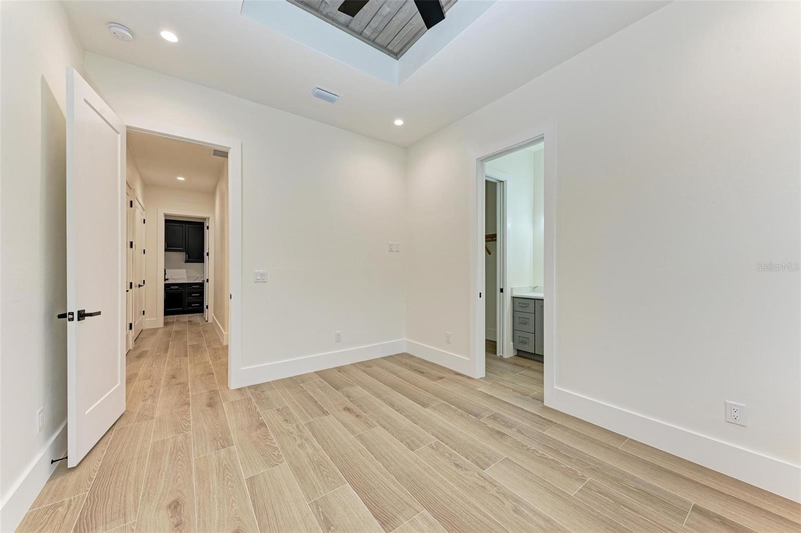 CLEVELAND NORTH - Residential