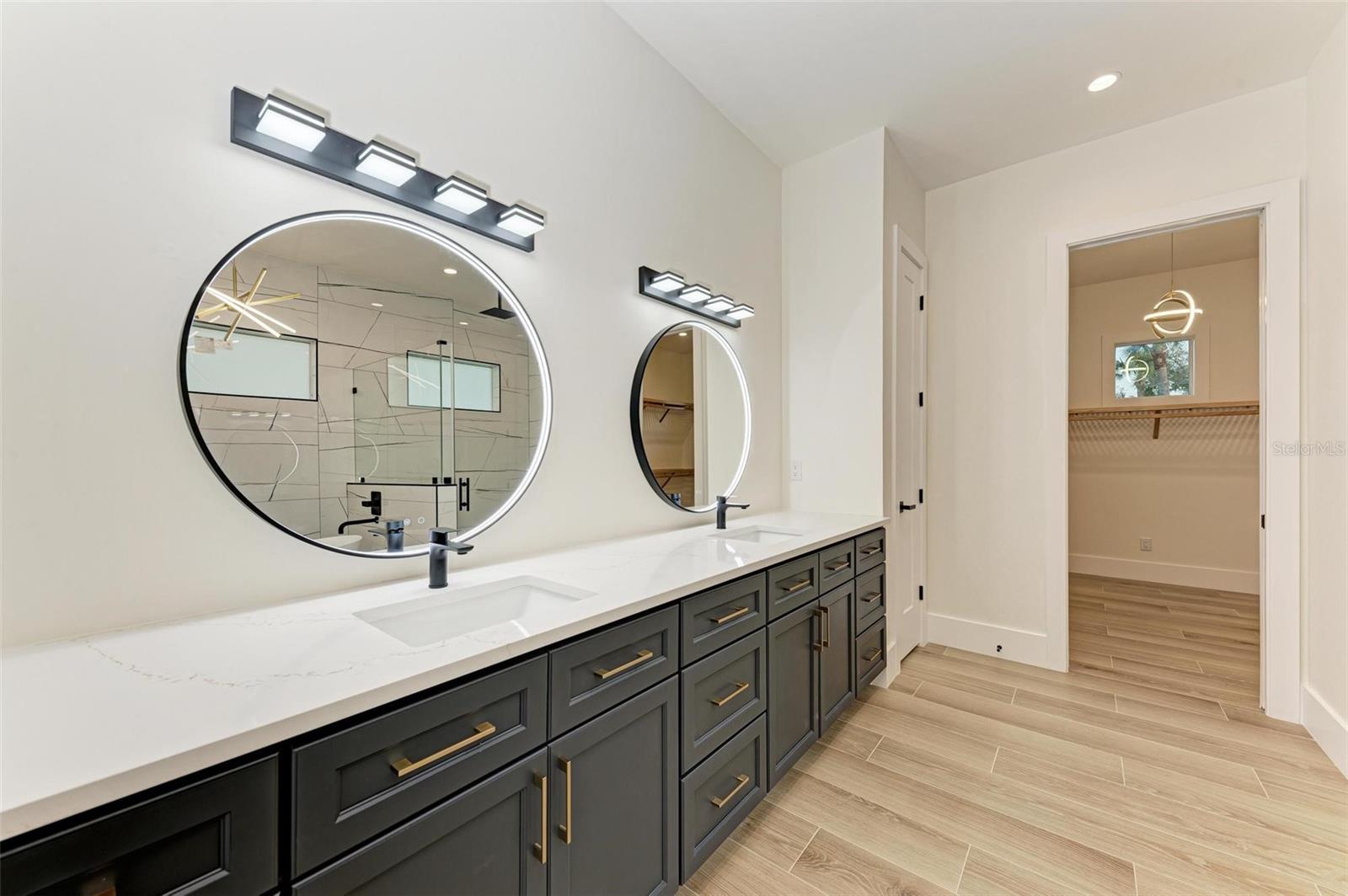 CLEVELAND NORTH - Residential