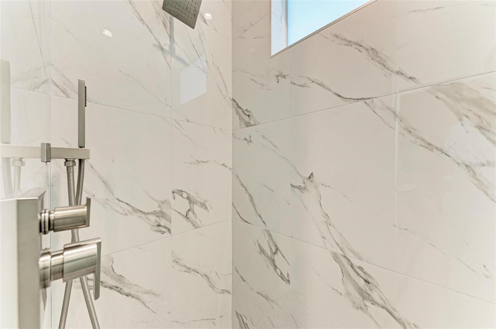 CLEVELAND NORTH - Residential