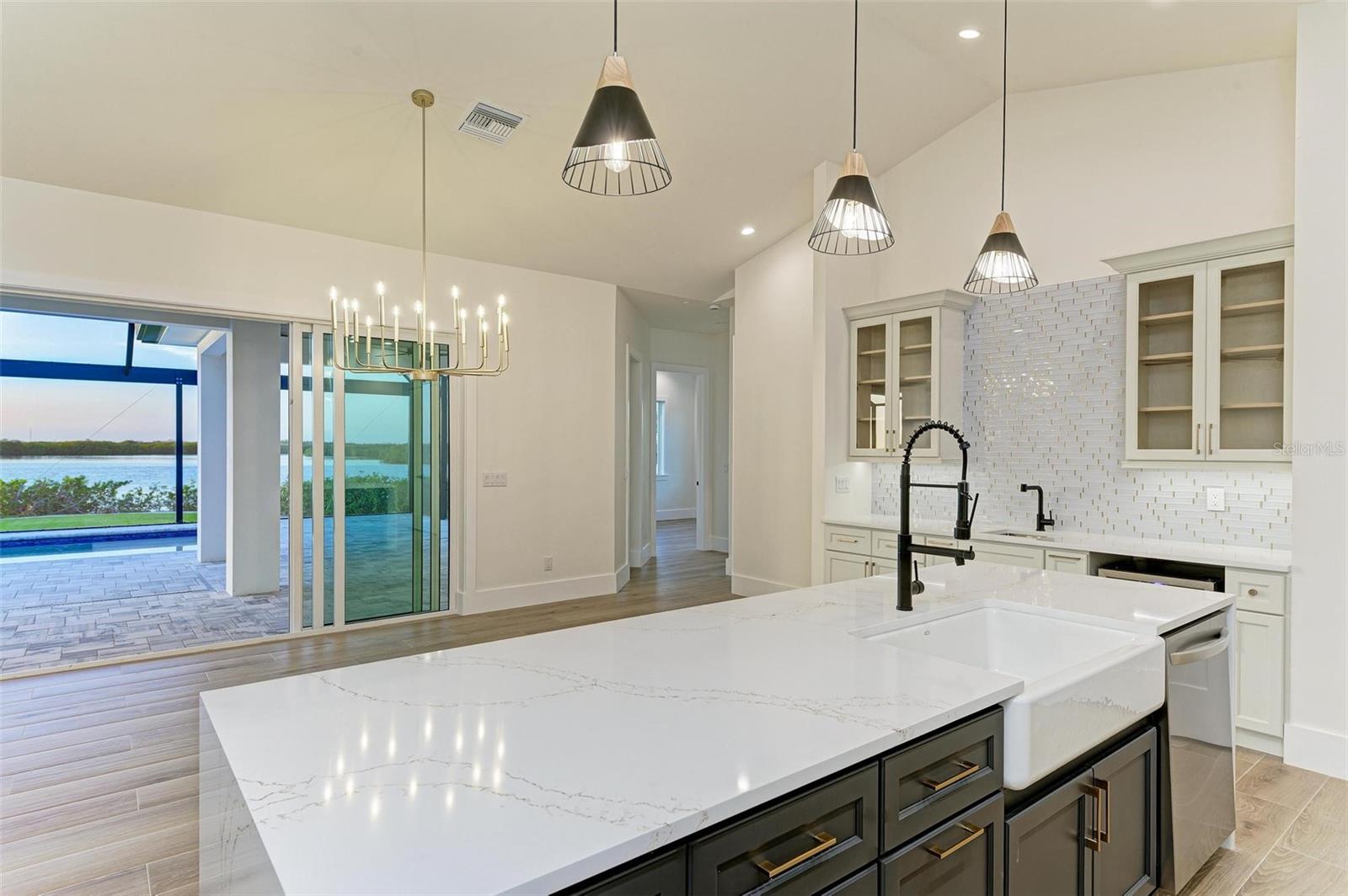 CLEVELAND NORTH - Residential