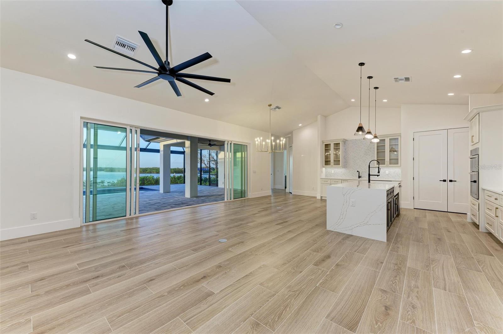 CLEVELAND NORTH - Residential