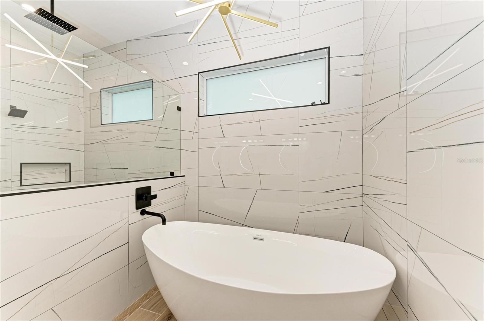 CLEVELAND NORTH - Residential