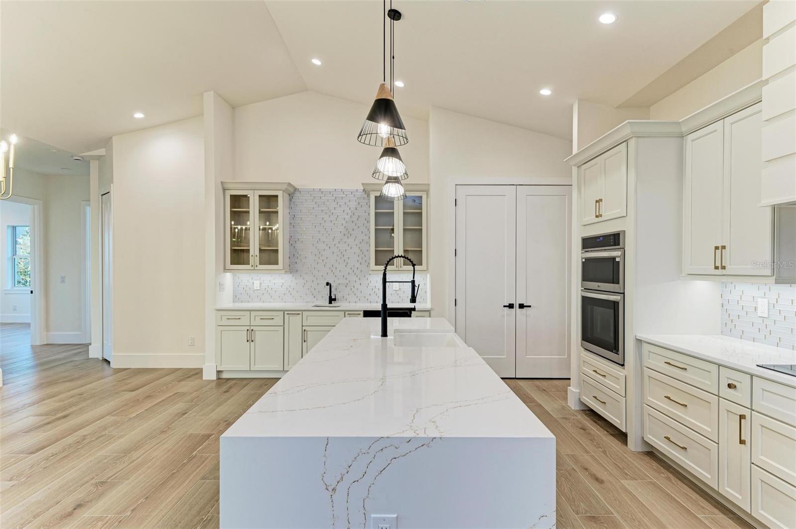 CLEVELAND NORTH - Residential