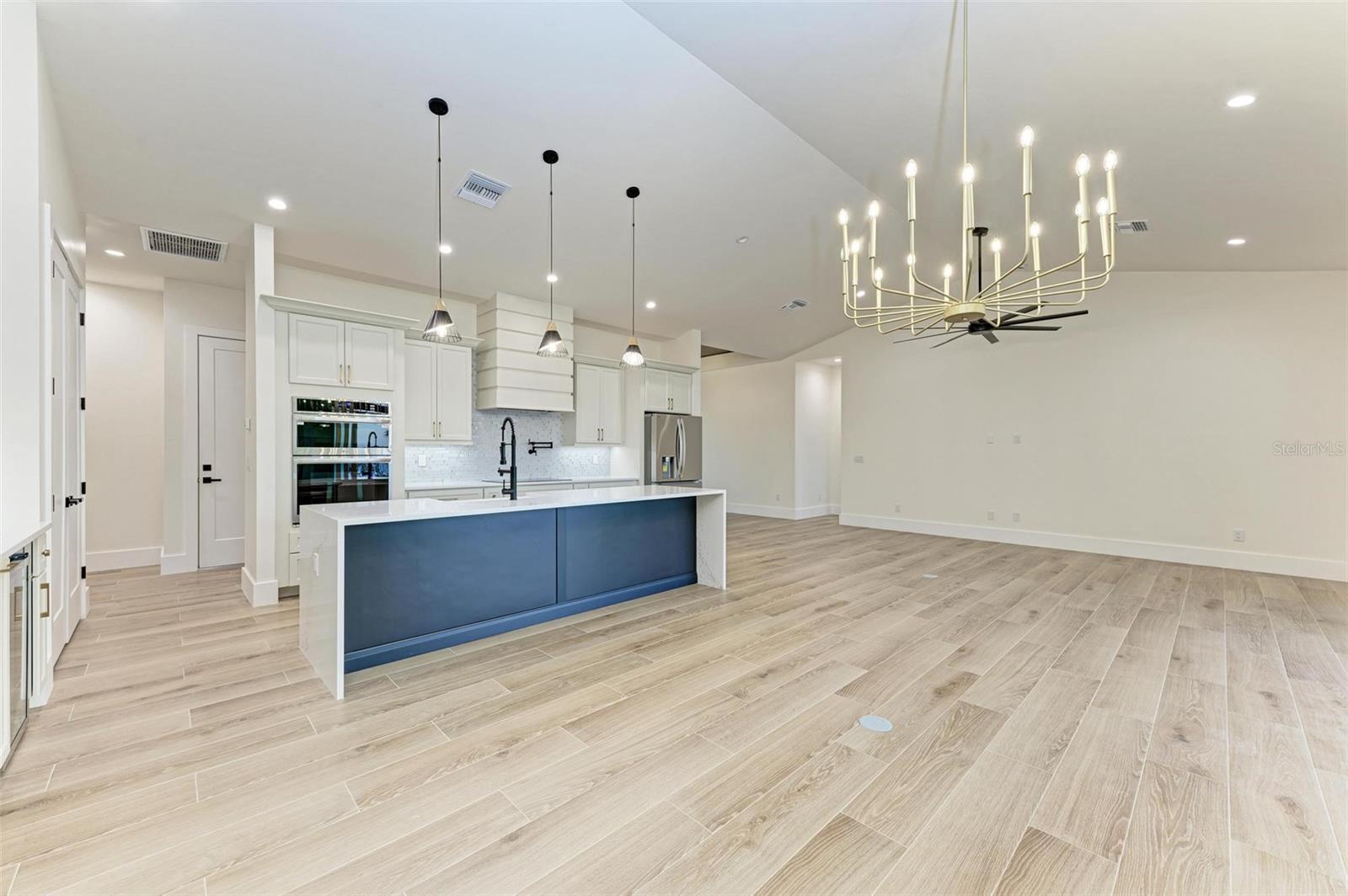 CLEVELAND NORTH - Residential