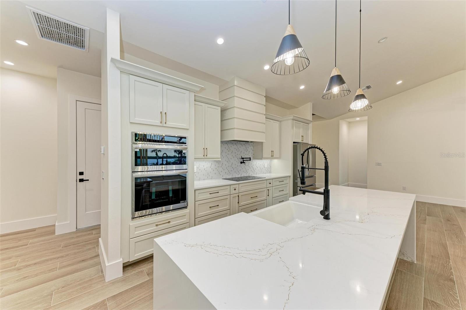 CLEVELAND NORTH - Residential