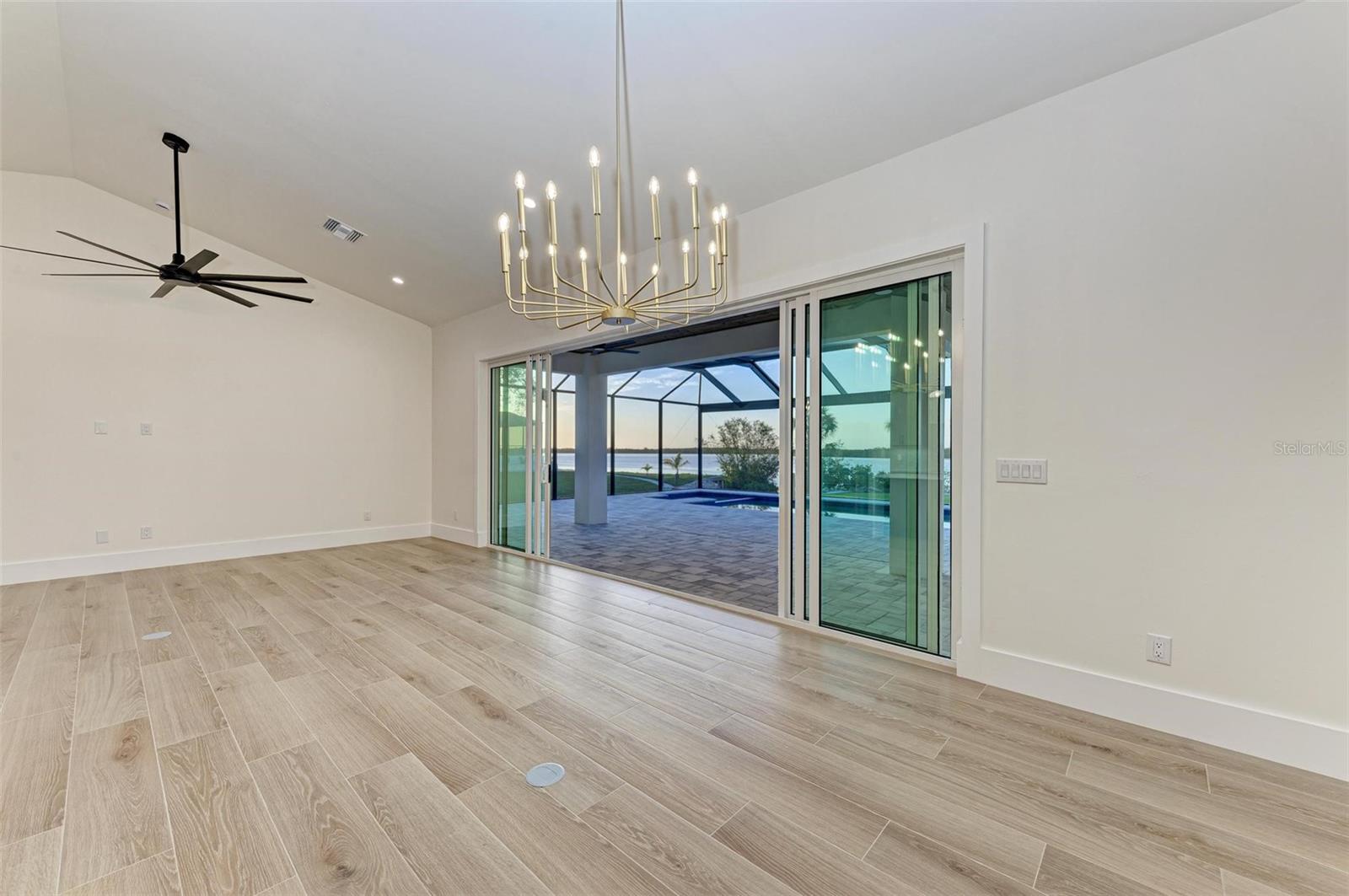 CLEVELAND NORTH - Residential