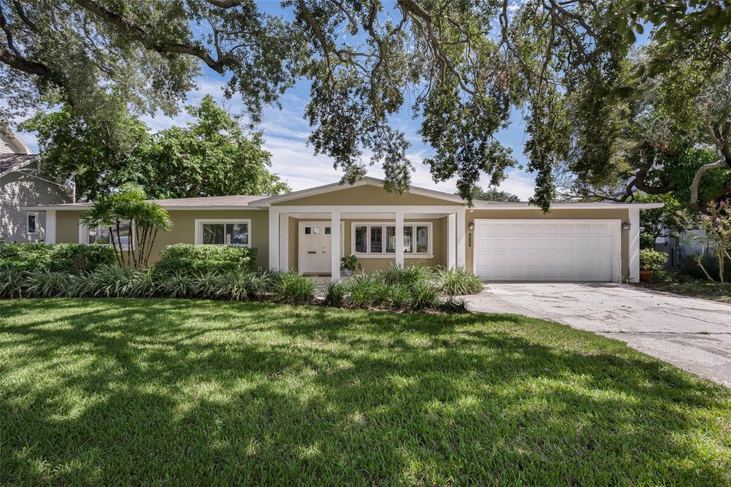 Photo of 628 Riviera Drive, Tampa, FL 33606 (MLS # TB8554152)