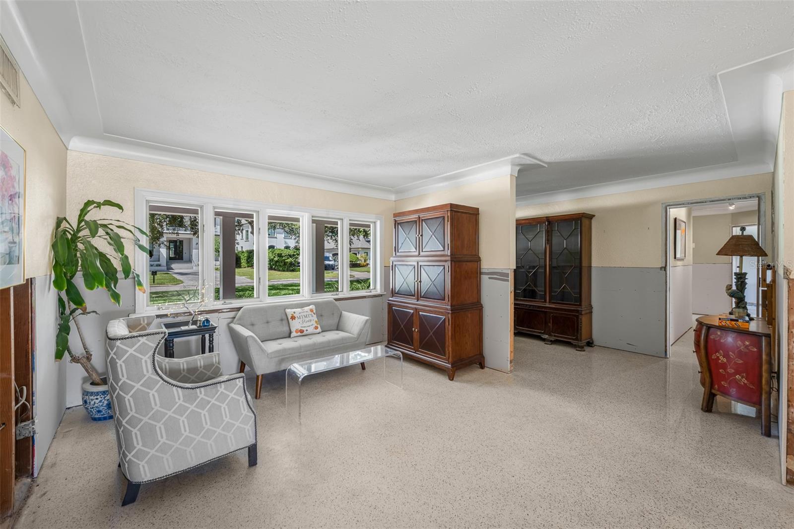 628 RIVIERA DRIVE