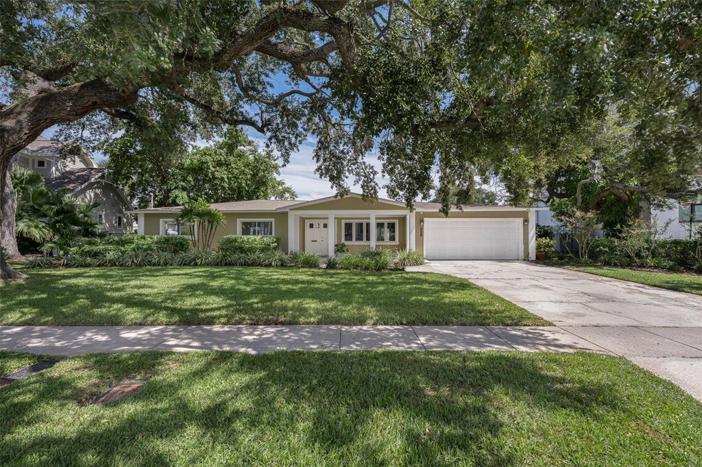 Photo of 628 Riviera Drive, Tampa, FL 33606 (MLS # TB8554152)