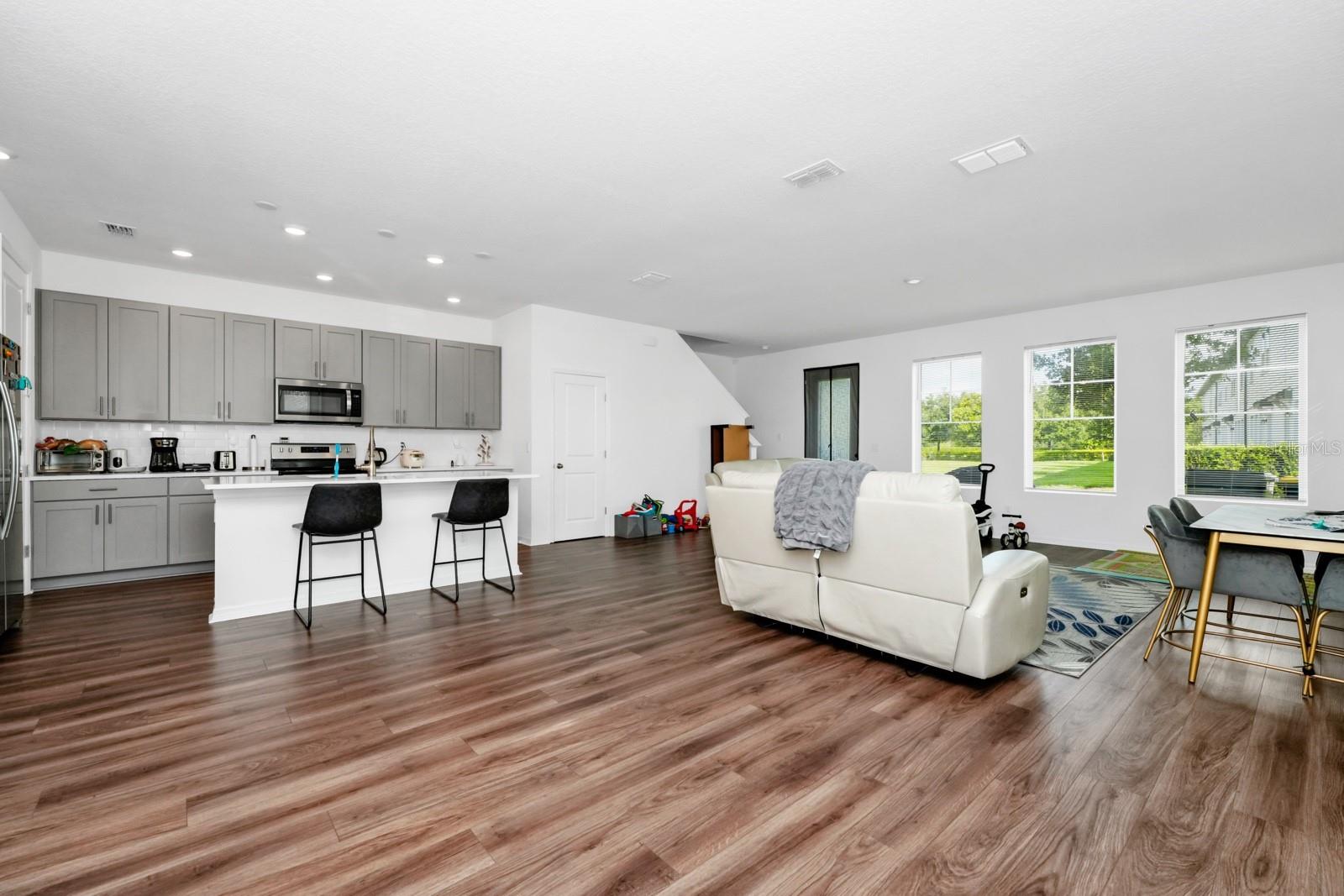 812 BENOI DRIVE