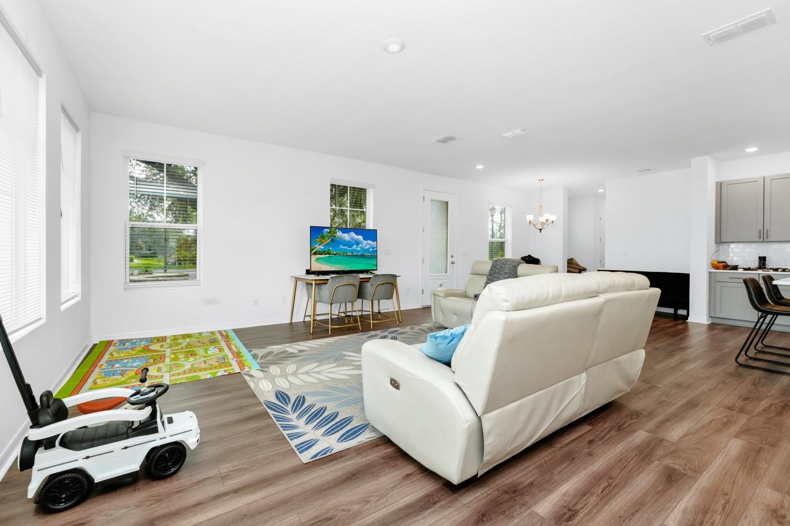 812 BENOI DRIVE