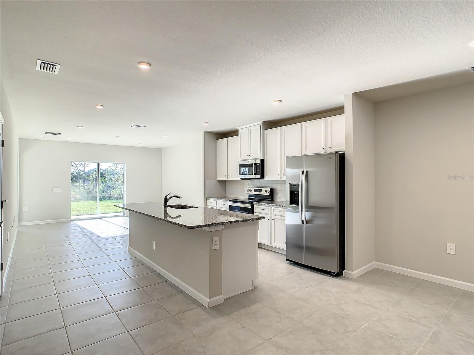 PALMS/WEST PORT - Residential Lease
