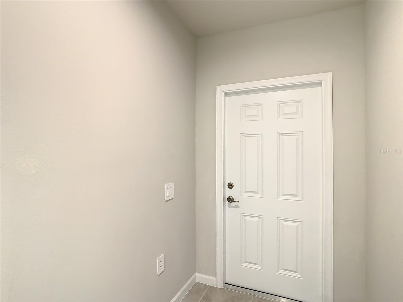 PALMS/WEST PORT - Residential Lease