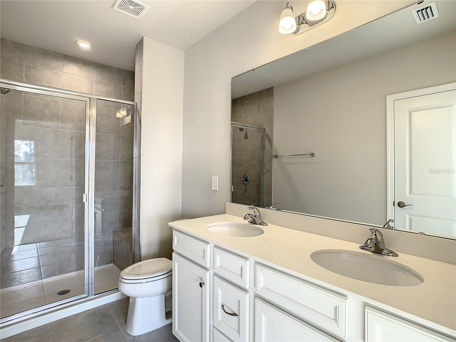 PALMS/WEST PORT - Residential Lease