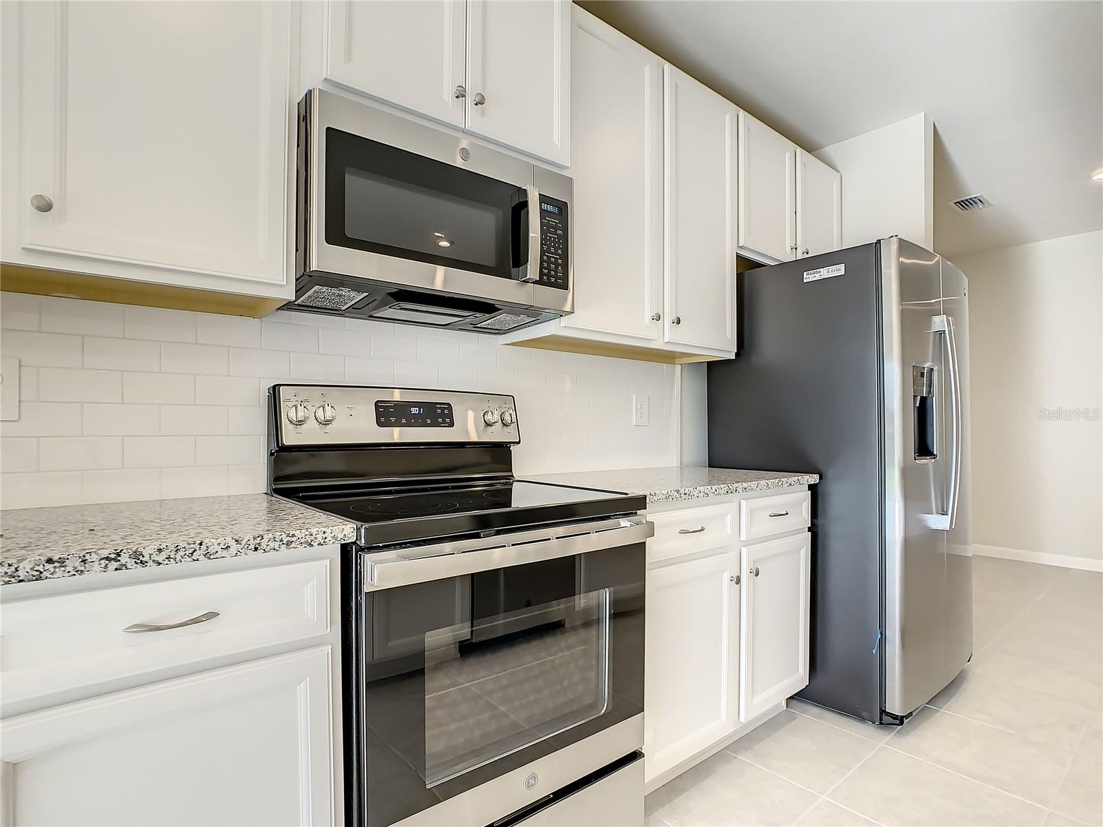 PALMS/WEST PORT - Residential Lease