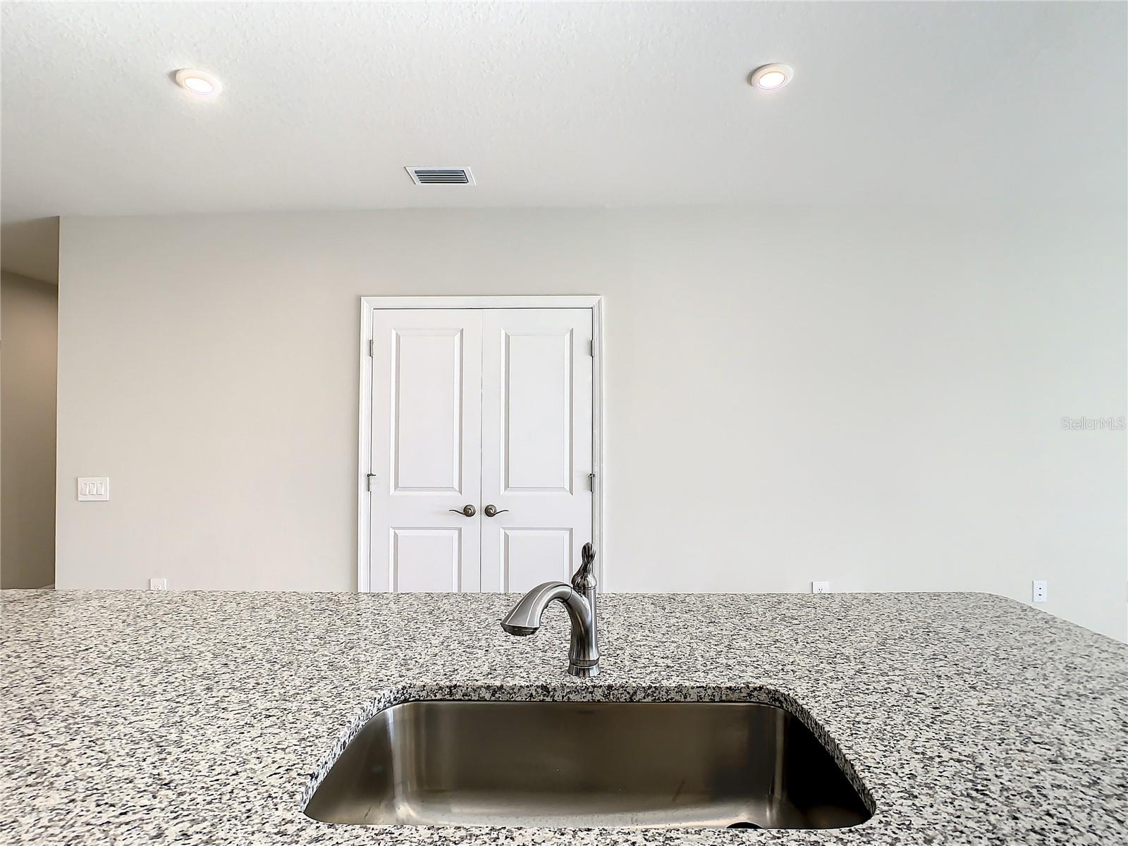 PALMS/WEST PORT - Residential Lease