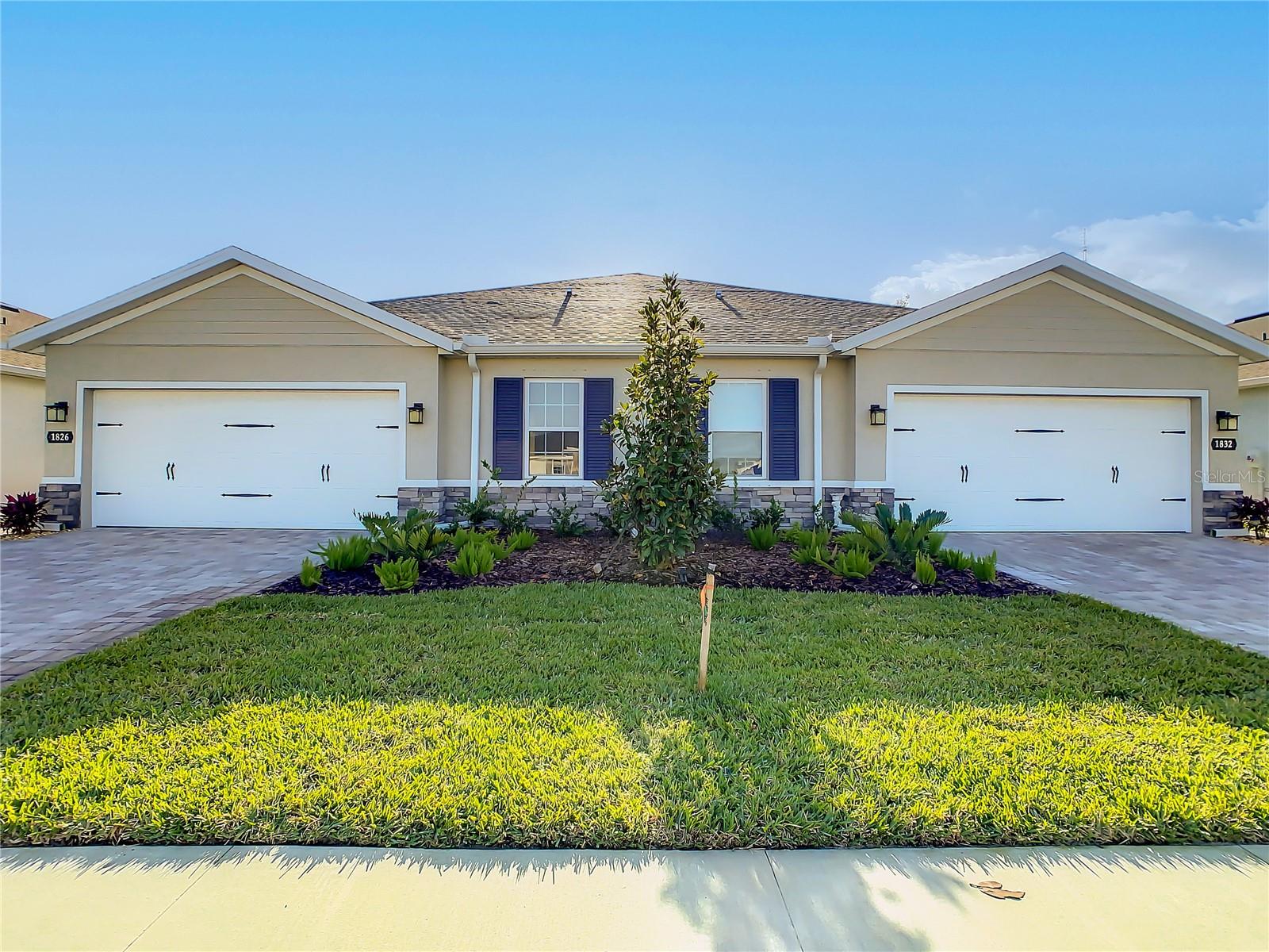PALMS/WEST PORT - Residential Lease