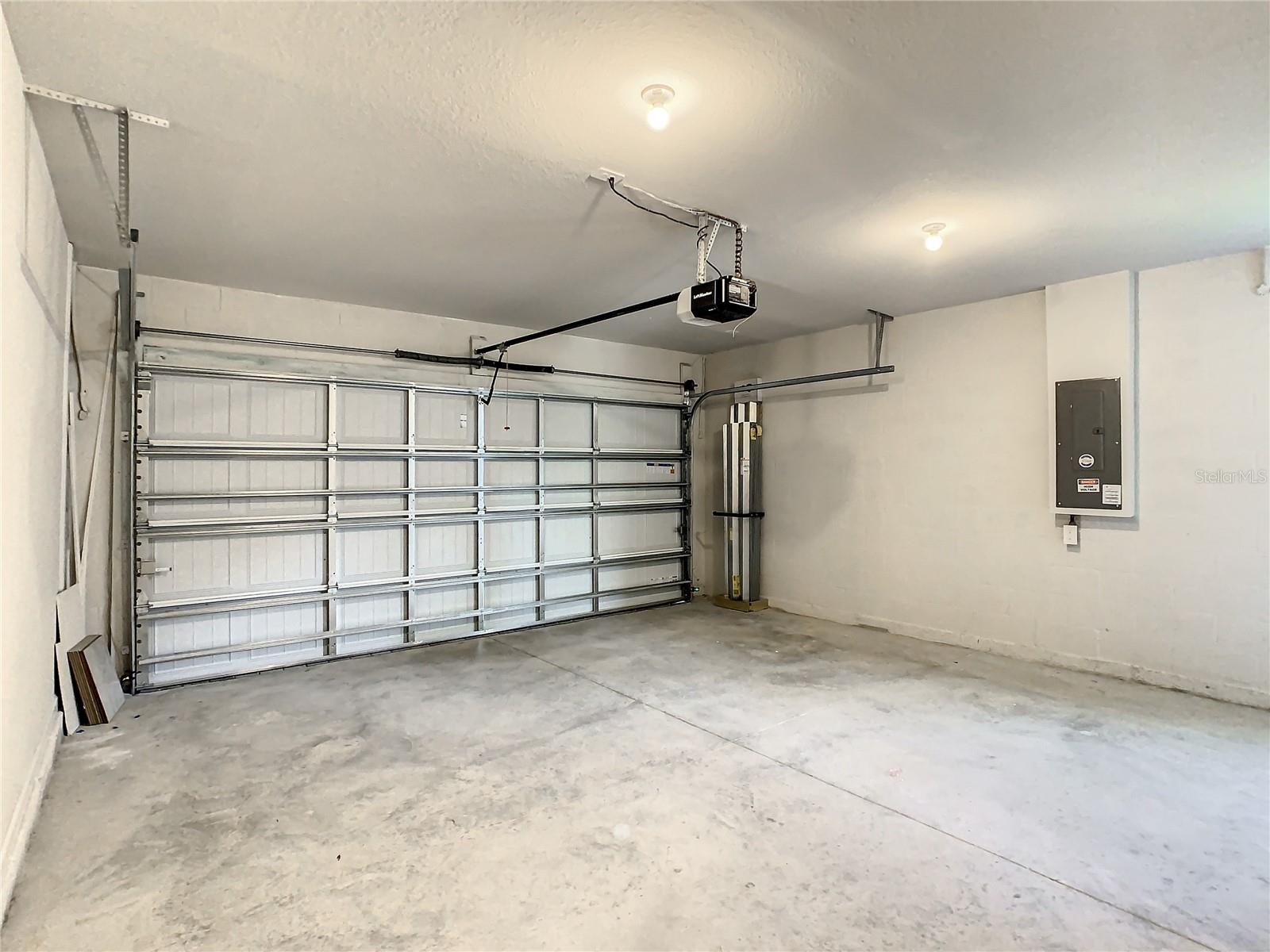 PALMS/WEST PORT - Residential Lease