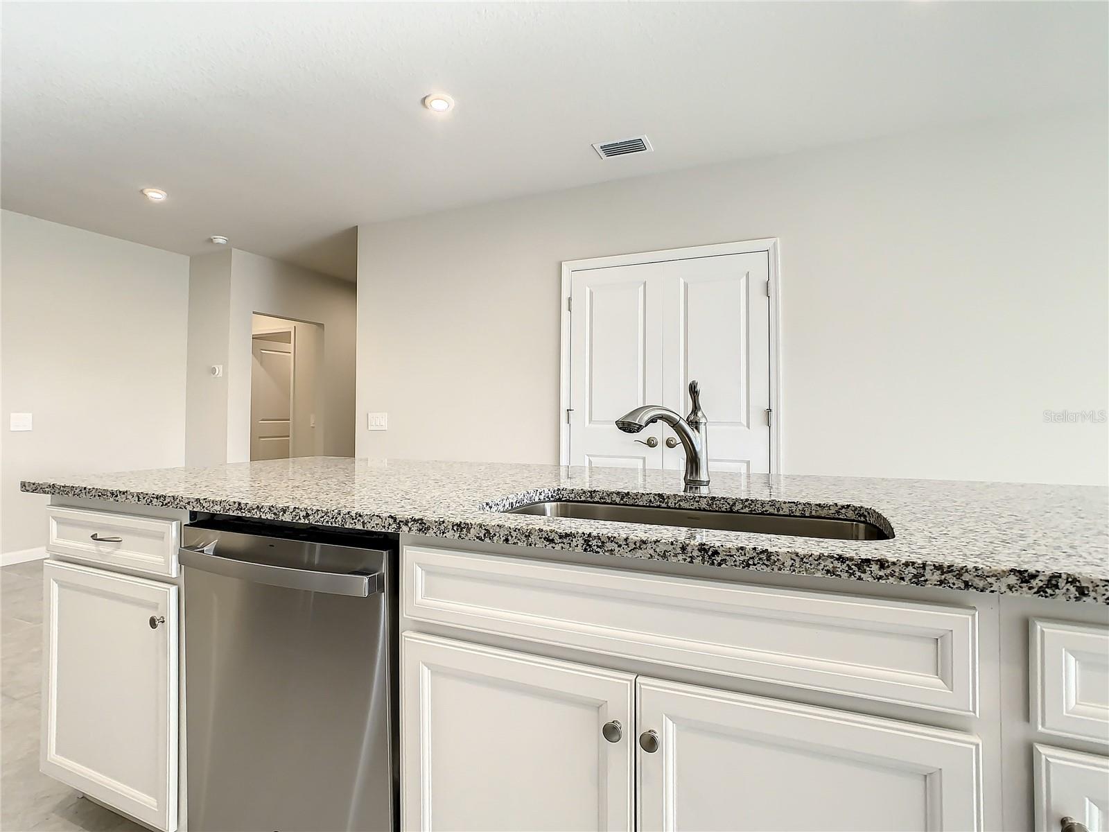 PALMS/WEST PORT - Residential Lease