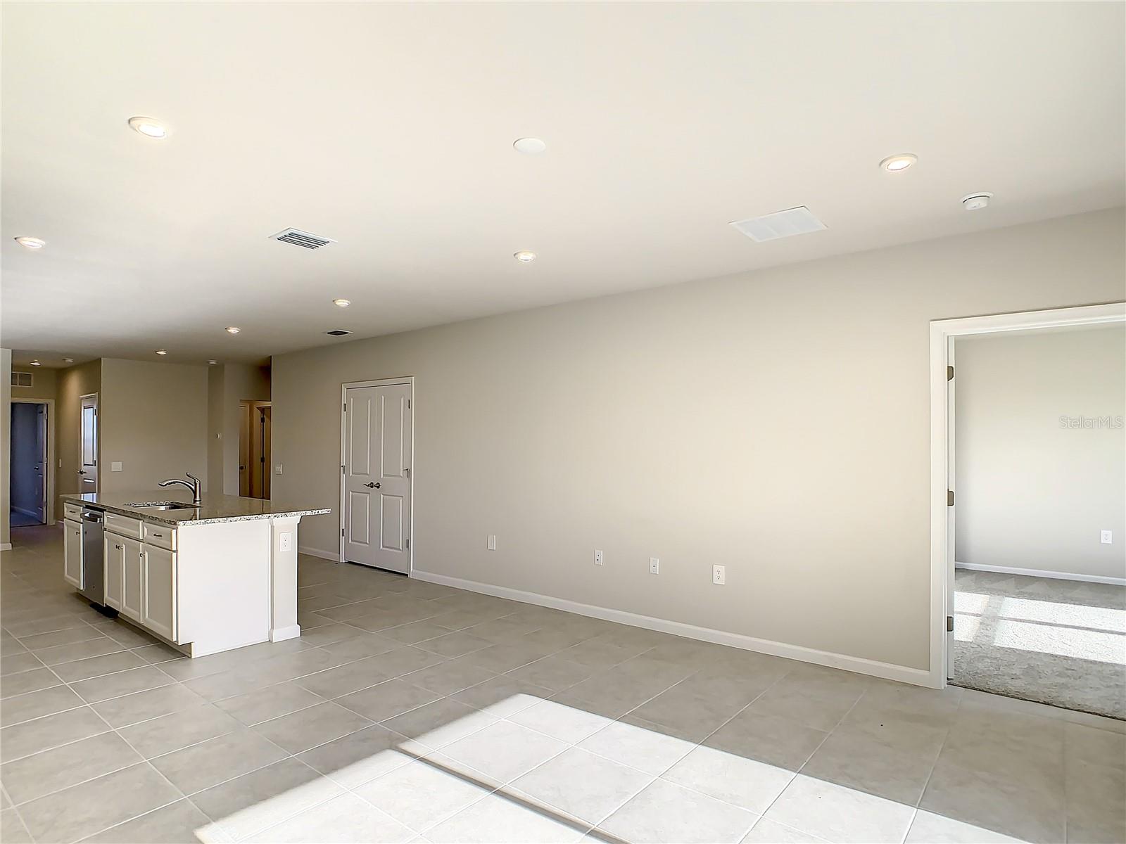 PALMS/WEST PORT - Residential Lease