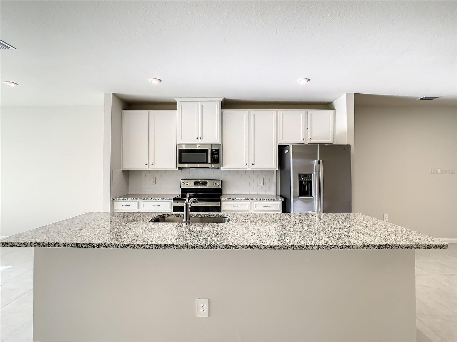 PALMS/WEST PORT - Residential Lease
