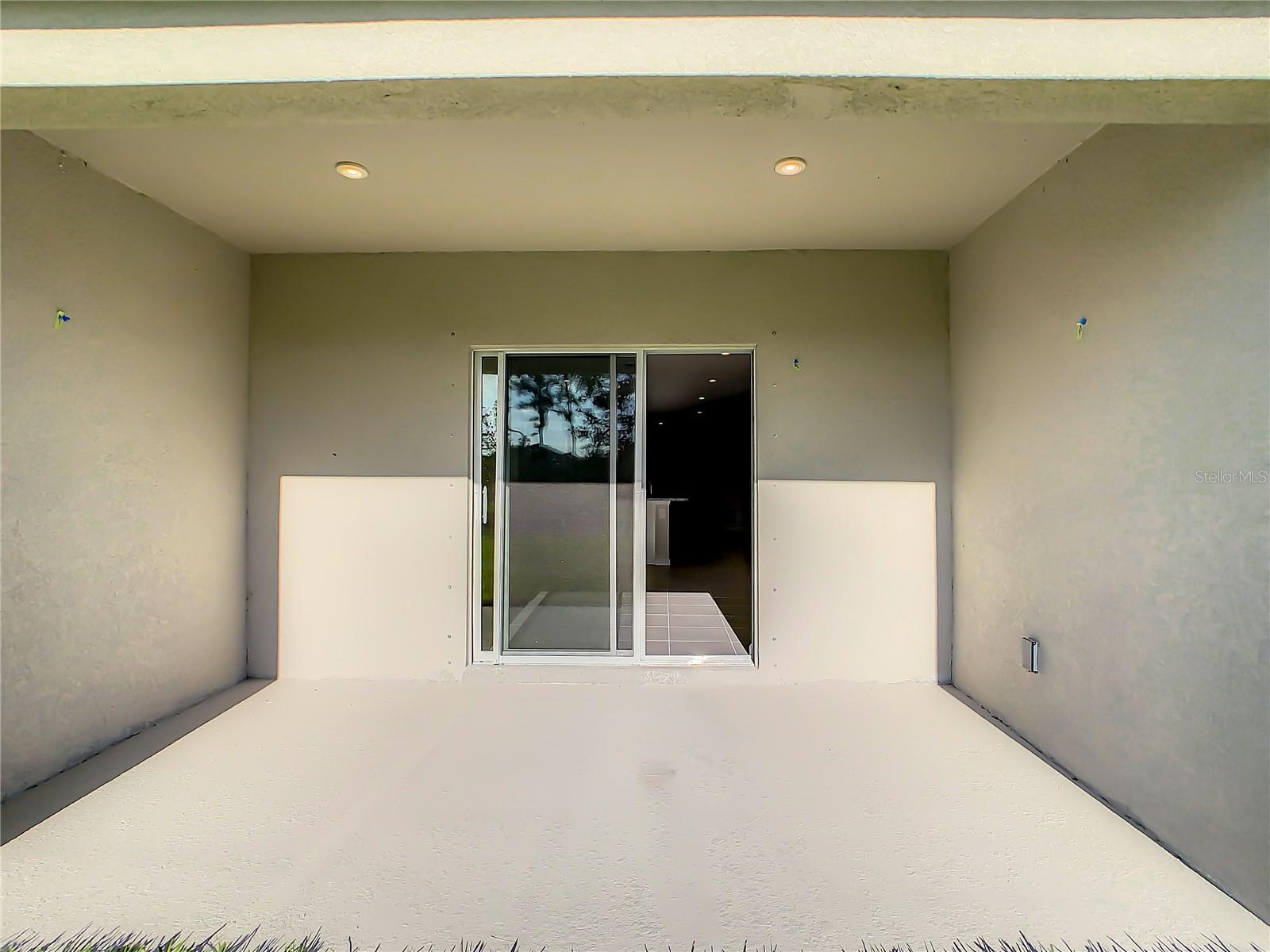 PALMS/WEST PORT - Residential Lease
