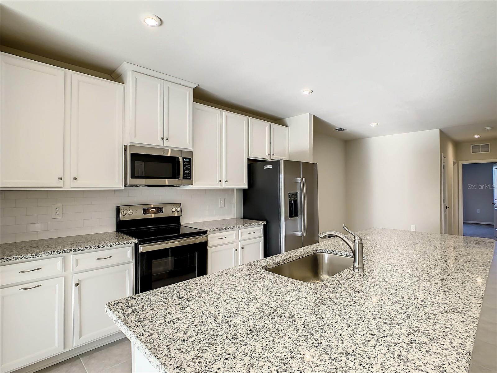 PALMS/WEST PORT - Residential Lease