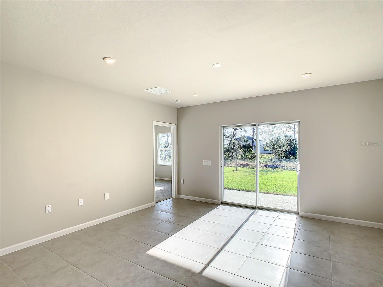 PALMS/WEST PORT - Residential Lease