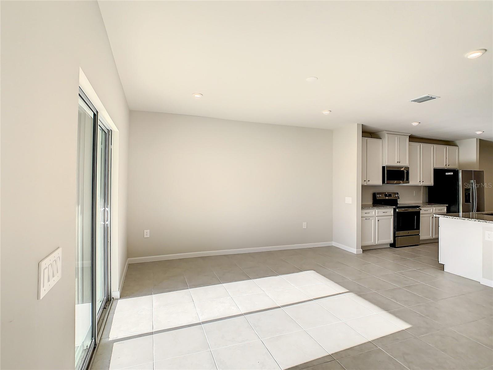 PALMS/WEST PORT - Residential Lease