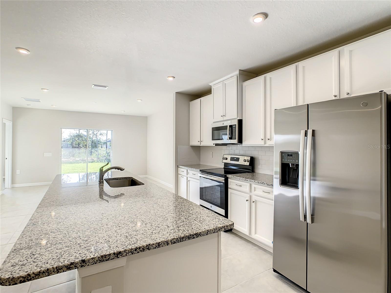 PALMS/WEST PORT - Residential Lease