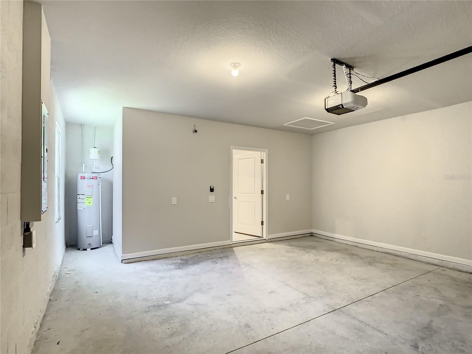 PALMS/WEST PORT - Residential Lease