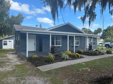 Photo of 33 W Herrick Drive, Eustis, FL 32726 (MLS # O6452510)