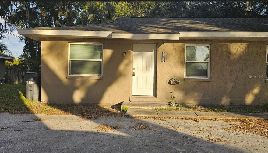Completly renovated 2 bedroom 1 bathroom duplex unit in Lakeland available for quick move in! No carpet, all vinyl flooring. Water & lawn maintenance included. All applications considered! Call quick, this unit will not last long!! Pets ok with pet fee, under 35lbs only, no large aggressive breeds.