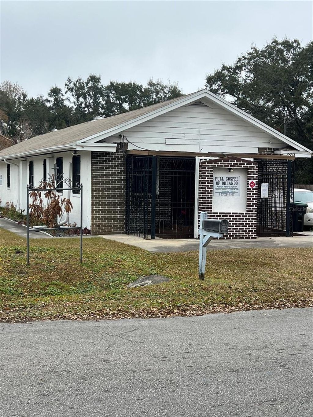 Photo of 4869 College Drive, Orlando, FL 32811 (MLS # O6379994)