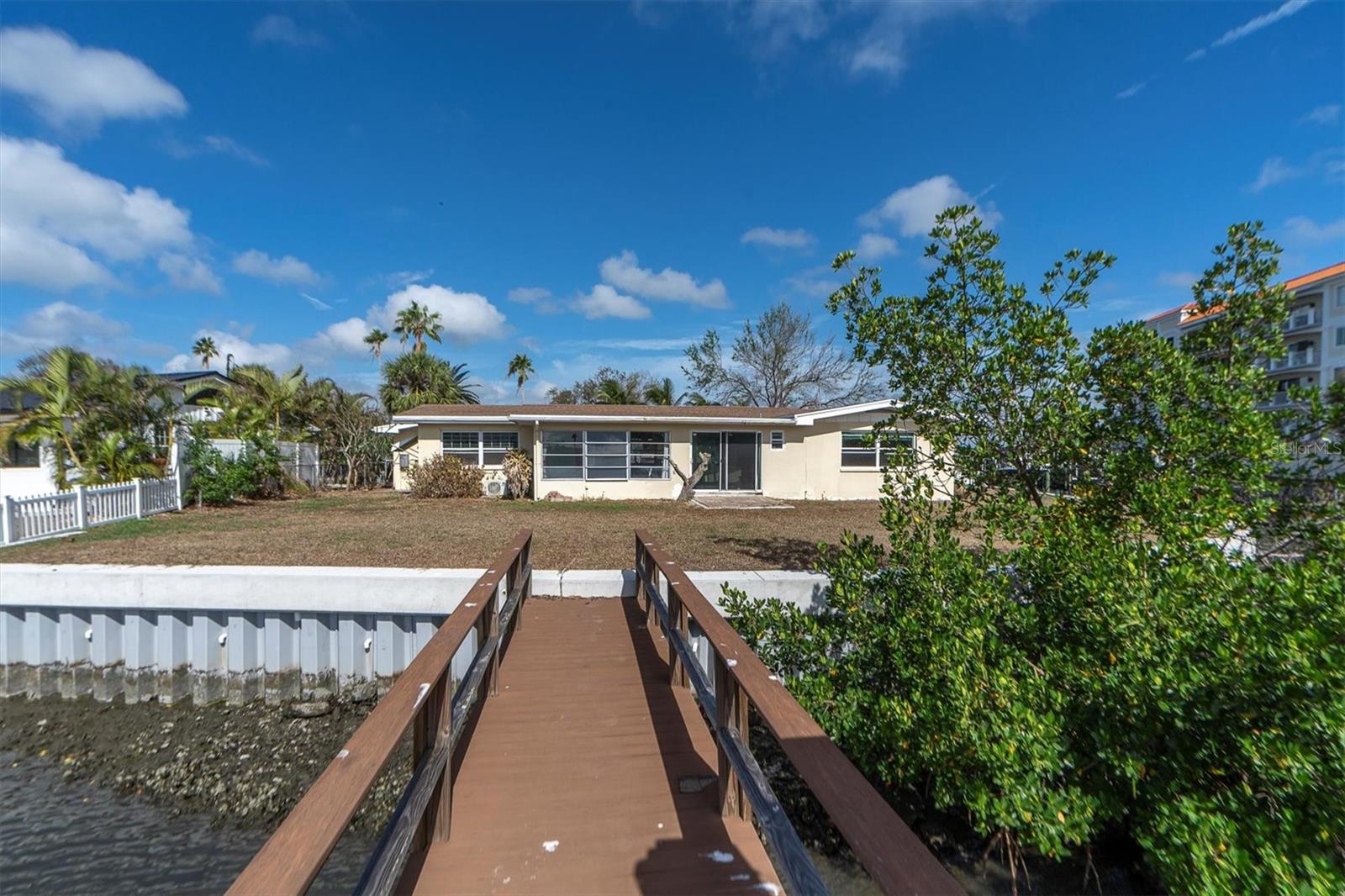 1863 VENETIAN POINT DRIVE