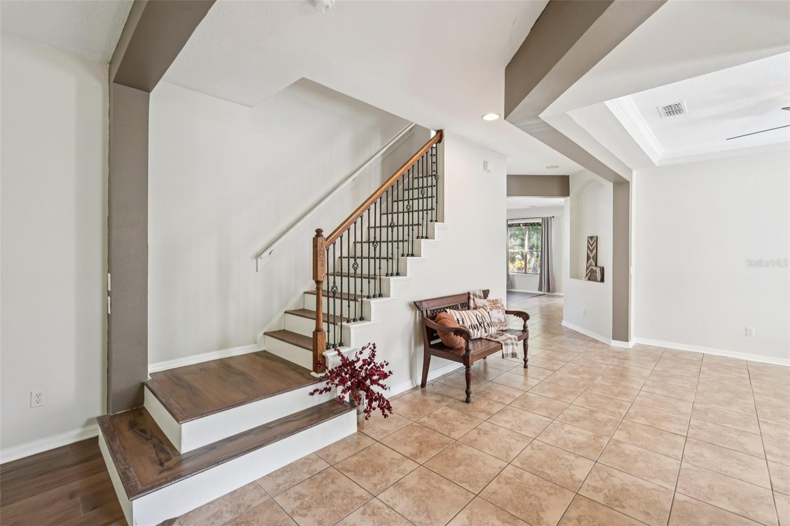 LAKES WINDERMERE PH 01 49 108 - Residential