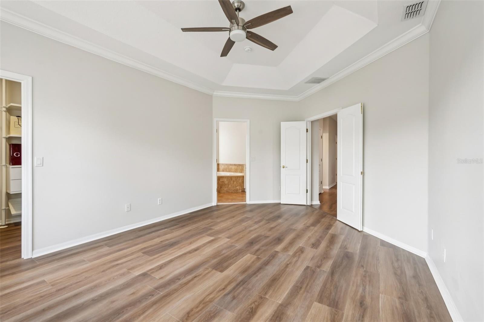 LAKES WINDERMERE PH 01 49 108 - Residential