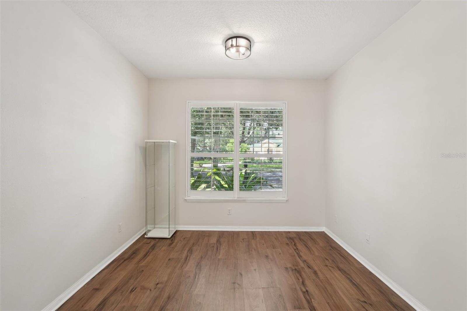 LAKES WINDERMERE PH 01 49 108 - Residential