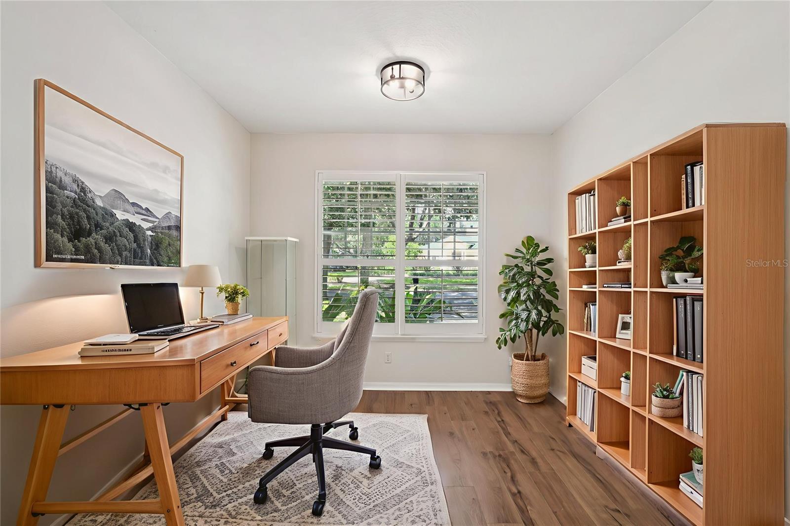 LAKES WINDERMERE PH 01 49 108 - Residential