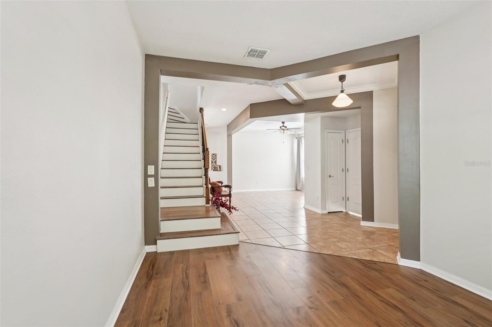 LAKES WINDERMERE PH 01 49 108 - Residential