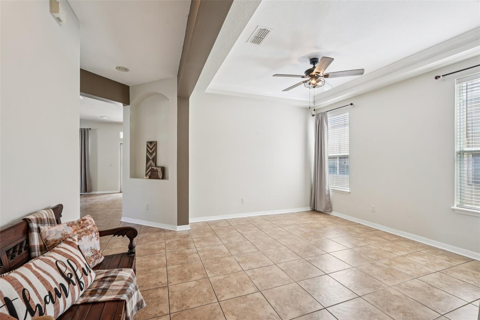 LAKES WINDERMERE PH 01 49 108 - Residential