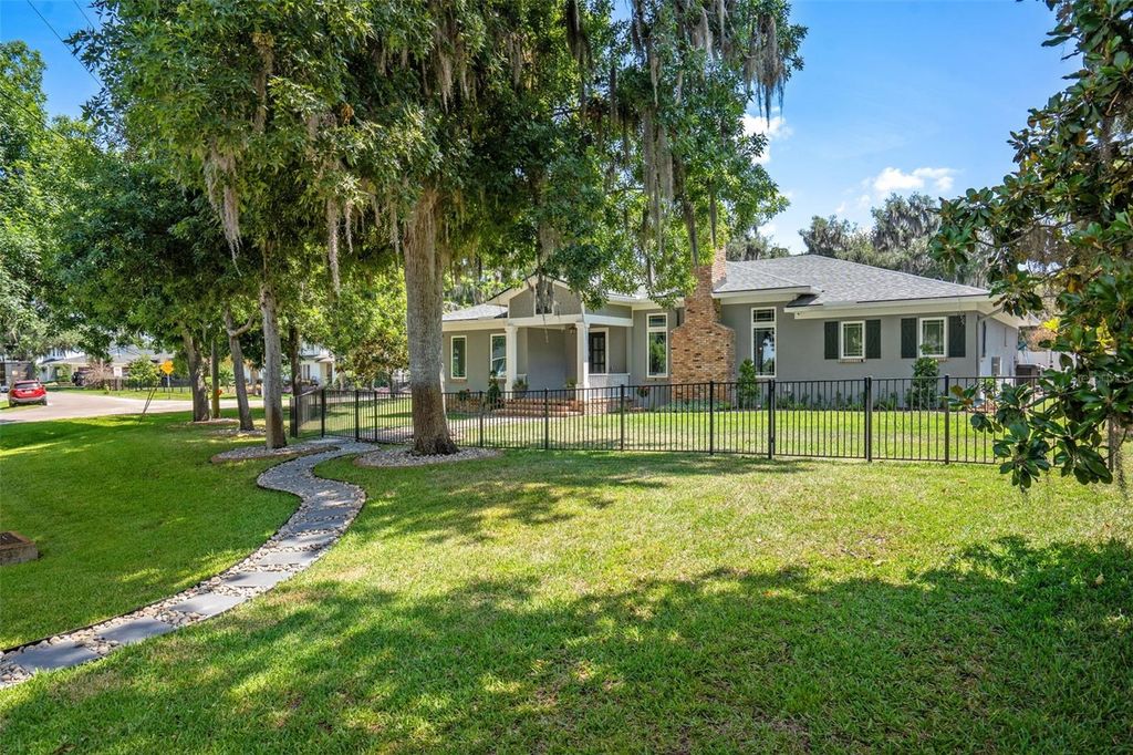 Photo of 105 Pine St, Windermere, FL 34786 (MLS # O6405163)