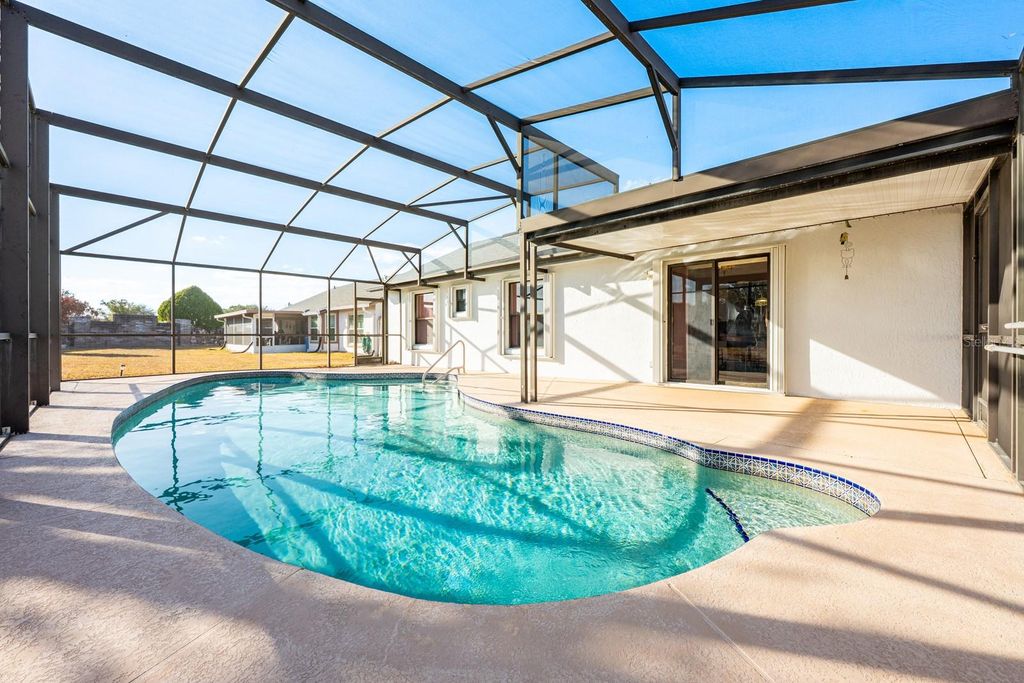 Photo of 1526 Amherst Lane, Kissimmee, FL 34744 (MLS # O6383313)